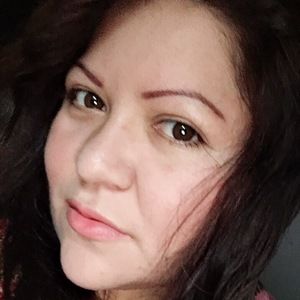 Meet your Posher, Yanira